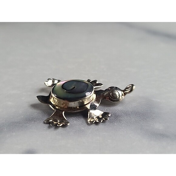 Abalone Shell Turtle Shaped Pendant Vintage - Picture 6 of 10